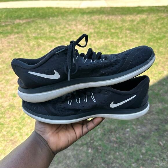 Nike Flex 2017 RN Women’s Athletic Shoes Size 10 Black - Picture 12 of 15